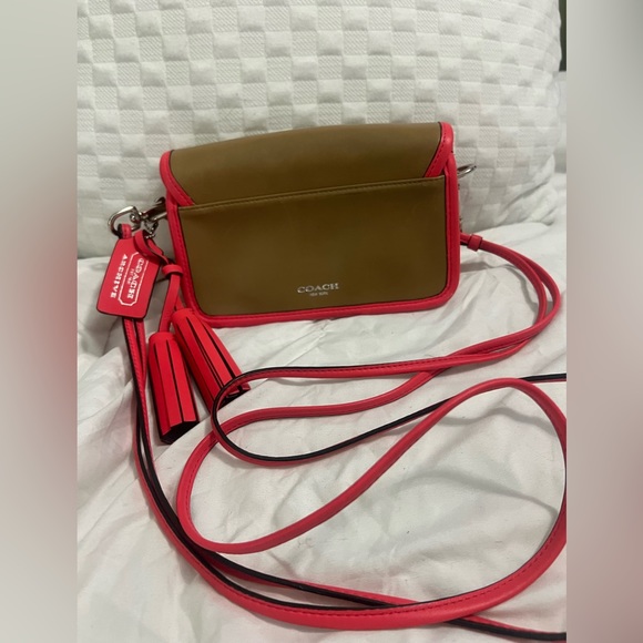 Handbag - Picture 2 of 8